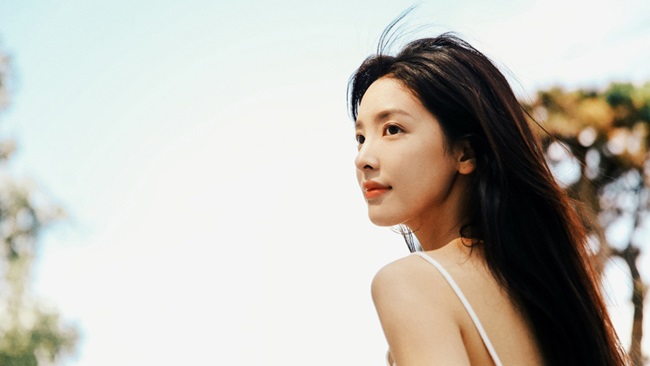 Vương Tư Thông&nbsp;là người đào hoa, thay bạn gái như thay áo. Tháng 12/2018, Chương Nhược Nam bỗng nhiên nổi tiếng khi được cậu ấm theo dõi trên Weibo dấy lên nghi vấn tình cảm.