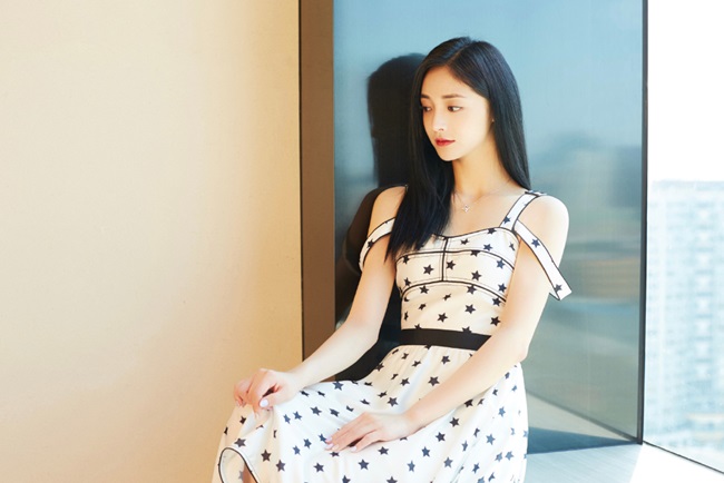 Đây mới chỉ 4 trong số những người đẹp có dính líu tình cảm với thiếu gia Vương Tư Thông. Người nào cũng