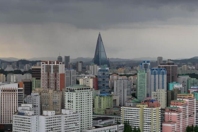 Tòa nhà khiến tất cả mọi thứ xung quanh như trở nên nhỏ bé hơn. Ảnh Getty Images.&nbsp;