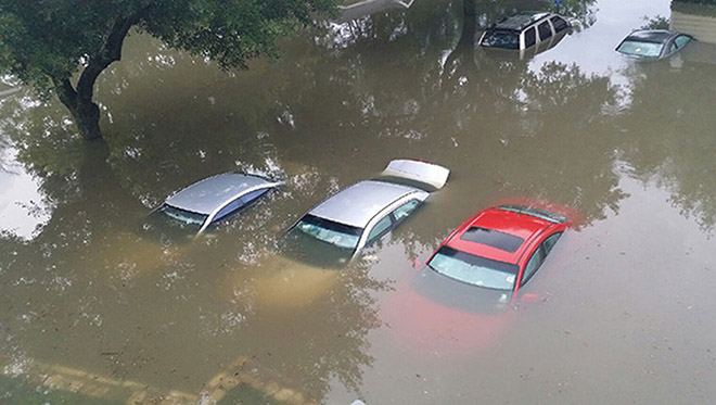 Những điều cần biết về bảo hiểm thủy kích cho ô tô và lưu ý khi lái xe trong mùa nước ngập - 2