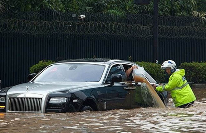 Những điều cần biết về bảo hiểm thủy kích cho ô tô và lưu ý khi lái xe trong mùa nước ngập - 4