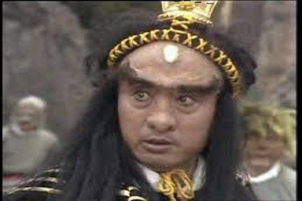 Tôn Ngộ Không đánh nhau với Lục Nhĩ Mỹ Hầu để phân biệt thật giả