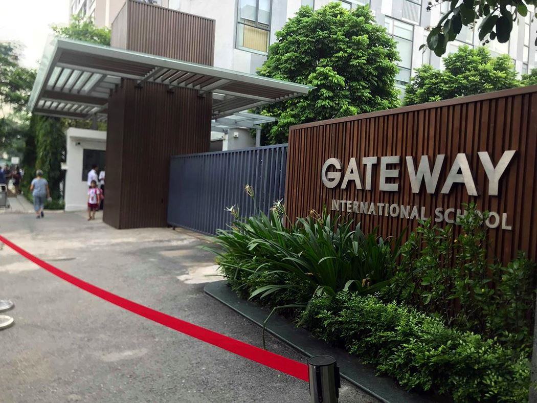 Trường Gateway thay đổi đơn vị đưa đón học sinh.