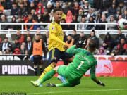 Bóng đá - Newcastle - Arsenal: Siêu sao nhận quà đón &quot;cột mốc Vàng&quot; (Vòng 1 Ngoại hạng Anh)