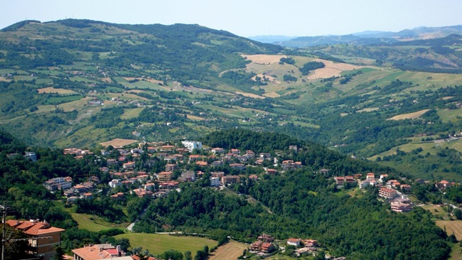 Nông nghiệp của San Marino chiếm tỷ trọng nhỏ trong GDP. Các sản phẩm nông nghiệp có ngựa, bò, ô liu, pho mát, ngô, lúa mì, nho.