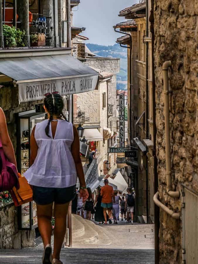 Trước đây, San Marino là một trong những thiên đường thuế. Tháng 9/2009, OECD đưa San Marino khỏi danh sách các thiên đường thuế. 