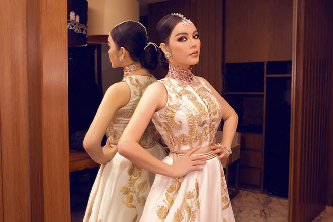 Lý Nhã Kỳ diện váy dát vàng dự tiệc sinh nhật của tỷ phú giàu nhất Ấn Độ - 1