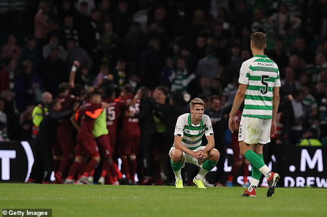 Celtic sớm chia tay giấc mơ dự vòng bảng Champions League sau thất bại trên sân nhà khi tiếp đón CFR Cluj