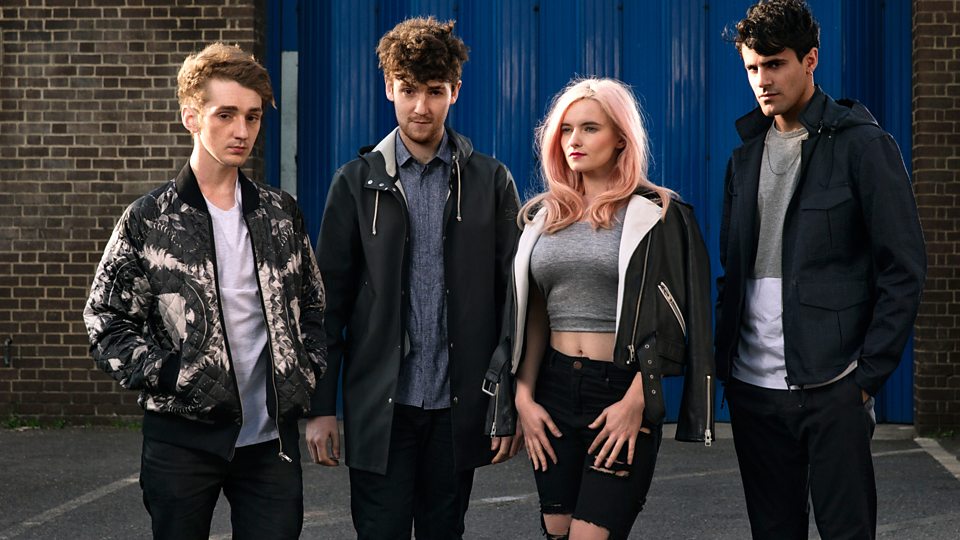 Nhóm nhạc lừng danh nước Anh Clean Bandit