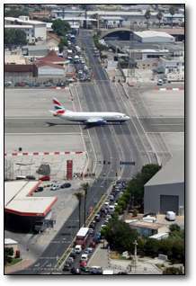 Rùng mình đi trên những con đường kinh dị nhất thế giới - 5