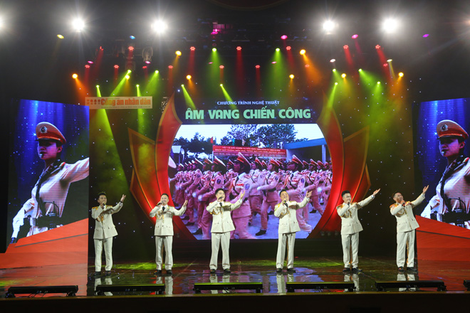 Chương trình nghệ thuật “Âm vang chiến công năm 2018”