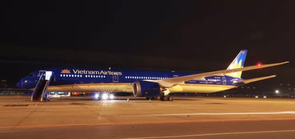 &nbsp;&nbsp;&nbsp;Boeing 787-10 Dreamliner của Vietnam Airlines hạ cánh tại sân bay quốc tế Nội Bài - Ảnh: VNA