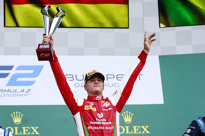 Sau 15 năm, cái tên Schumacher lại là người đăng quang ở Hungary