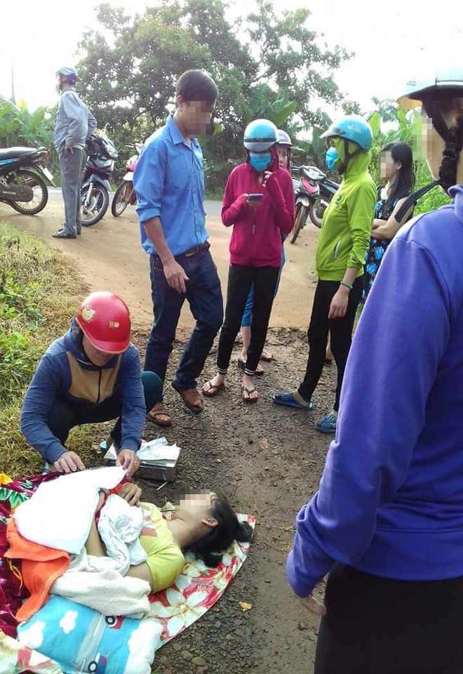 Sản phụ V. bị tài xế bỏ lại bên đường.