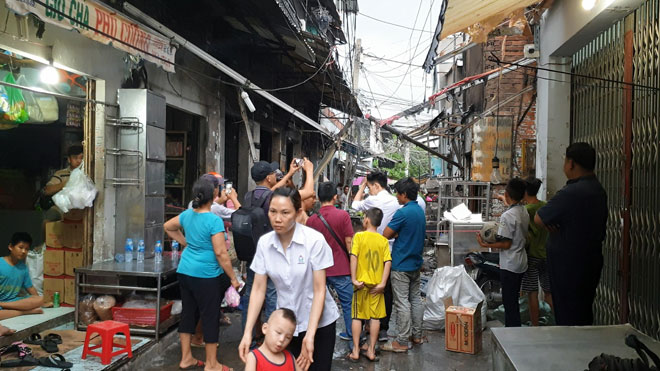 Nhân chứng cho biết thời điểm xảy ra cháy nổ nhiều người mắc kẹt gào khóc