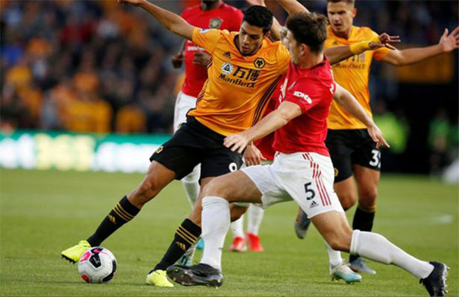 Tình huống&nbsp;Raul Jimenez biến&nbsp;Maguire thành gã hề&nbsp;trên sân Wolves