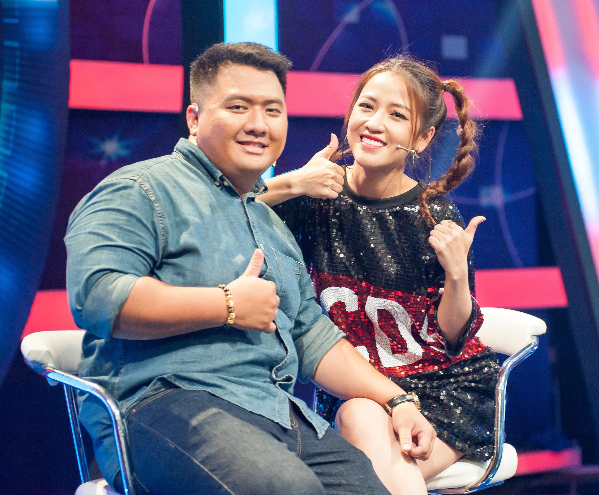 Cặp đôi không ít lần bị fan giục cưới.