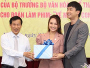 Phim - Quốc Trường, Bảo Thanh nhận bằng khen của Bộ trưởng sau phim &quot;Về nhà đi con&quot;