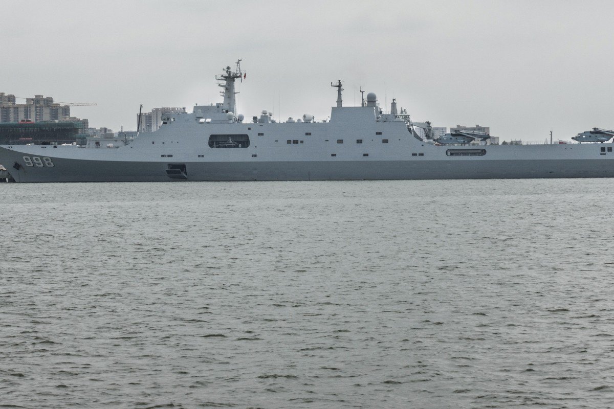 Trước tàu Type 075, Trung Quốc cũng đã đóng các tàu đổ bộ Type 071.