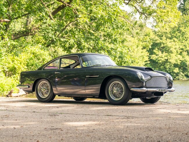 1961 Aston Martin DB4 GT: 4,5 triệu đô la (hơn 104 tỷ VND). Chỉ có 30 trong số 75 chiếc 1961 Aston Martin DB5 GT được chế tạo.