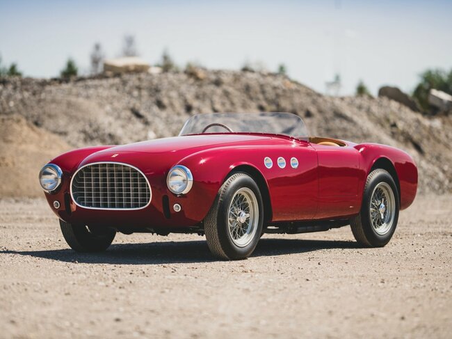 1952 Ferrari 225 Sport Spider: 5 triệu đô la (115 tỷ VND). Ferrari đã chế tạo 12 chiếc 225 Sport Spider với thân xe do Vignale chế tạo.