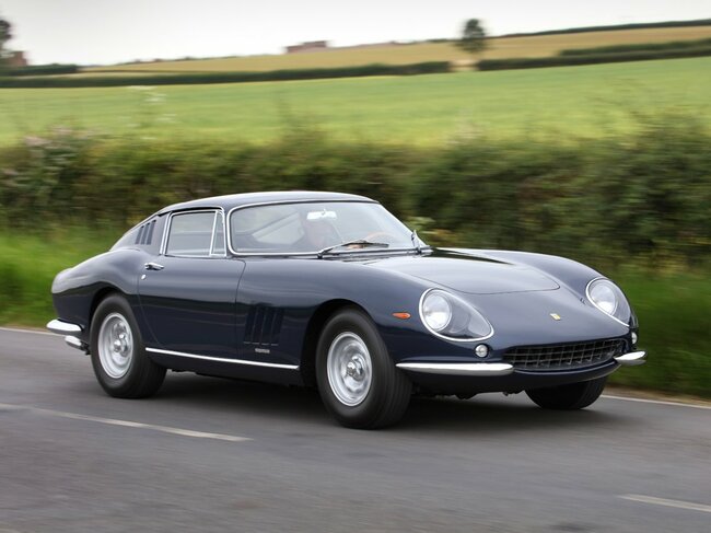 1965 Ferrari 275 GTB Long Nose Alloy: 4 triệu đô la &#40;hơn 90 tỷ VND&#41;. Đây là chiếc 275 GTB duy nhất hoàn thành với màu &#34;Blue Notte&#34; &#40;màu xanh đêm&#41;.