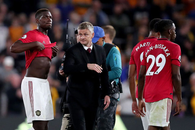 Pogba quan trọng nhưng cũng bị Solskjaer nhắc nhở về thái độ trên sân