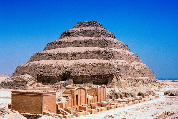 Djoser là kim tự tháp cổ nhất của Ai Cập.