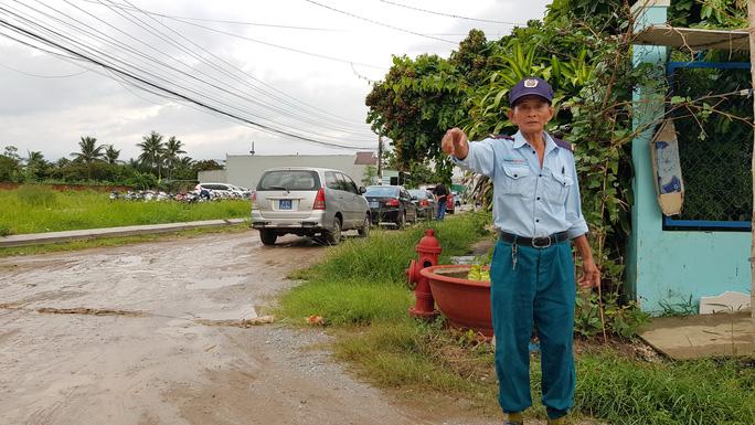 Nhiều xa công nối đuôi nhau đi dự đám cưới con trai bà Đào