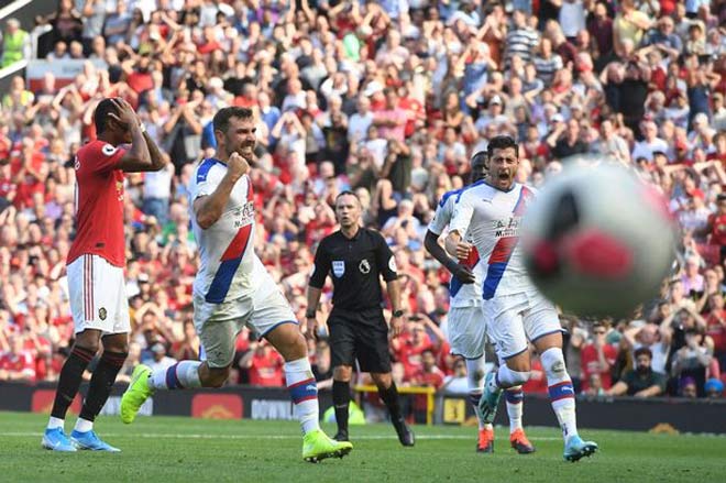 Rashford sút phạt đền dội cột dọc bật ra khi MU thua Crystal Palace ngay ở sân nhà Old Trafford