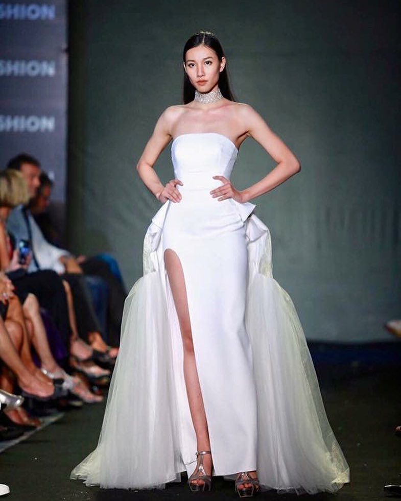 Vichitta Phonevilay trên sàn diễn Laos Fashion Week 2017.