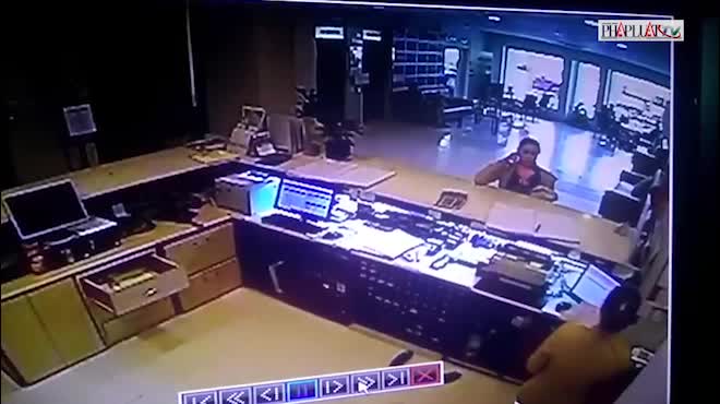 Khách tố đi taxi hết 1,2 triệu, tài xế nói chỉ thu 200 ngàn?