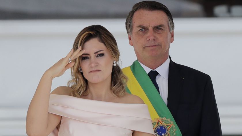 Tổng thống Brazil Jair Bolsnoaro và Đệ Nhất Phu nhân Michelle Bolsonaro (Ảnh: AP)