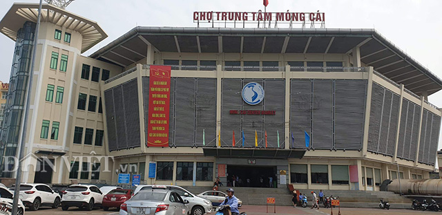 Chợ Trung tâm Móng Cái - Ngôi chợ vẫn được xem là sầm uất nhất tỉnh Quảng Ninh. Ảnh: Nguyễn Quý.