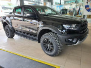 Tin tức ô tô - Ford Ranger Raptor 2019 thay đổi lốp xe mới và phản ứng của khách hàng