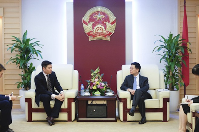 Bộ trưởng Nguyễn Mạnh Hùng tiếp&nbsp;ông Kuek Yu-Chuang -&nbsp;Giám đốc điều hành Netflix khu vực châu Á - Thái Bình Dương. (Ảnh: mic.gov.vn)