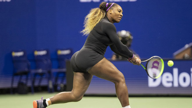 Serena mặc trang phục bó sát cơ thể