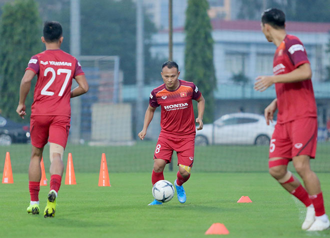 ĐT Thái Lan đấu Việt Nam: Hàng loạt kênh truyền hình tiếp sóng trận nóng vòng loại World Cup 2022 - 2