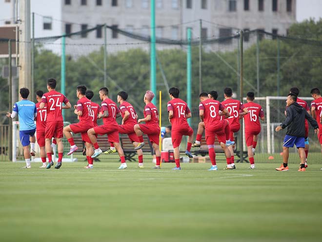 ĐT Việt Nam &#34;luyện công&#34; tranh vé World Cup: Rèn vũ khí nào đe dọa Thái Lan - 2