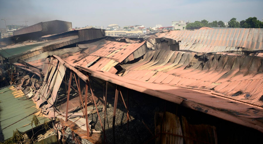 Nhà xưởng của nhà máy phích nước Rạng Đông hoang tàn sau vụ cháy