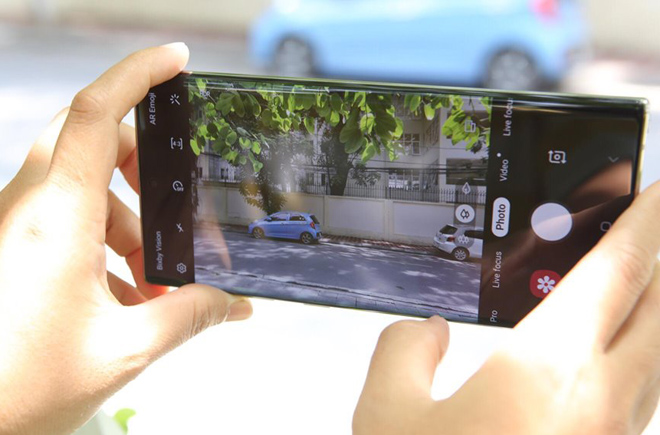 Galaxy Note10+ 5G rất hấp dẫn cho những ai cần nhu cầu chụp ảnh.