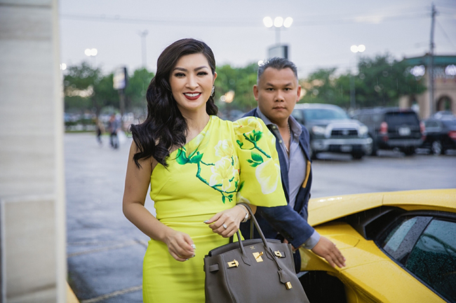 Song song với công việc kinh doanh, Nguyễn Hồng Nhung còn đảm nhận vai trò đại sứ một thương hiệu tại Mỹ, hay hợp tác nhiều dự án cùng những nhà đầu tư triệu đô.