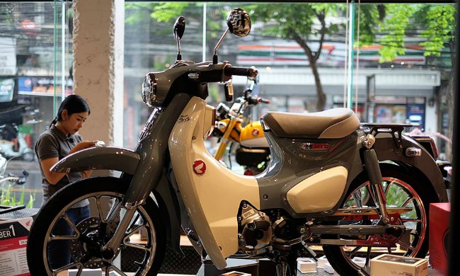 Đây là phiên bản Super Cub C125 mới nhất hiện nay. Xe có nhiều điểm cách tân, nhất là phần đầu xe.