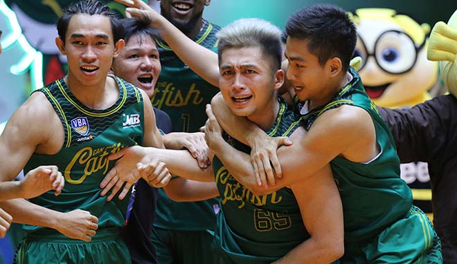 Hiếu Thành bùng nổ phút cuối đưa Cantho Catfish vào VBA Finals