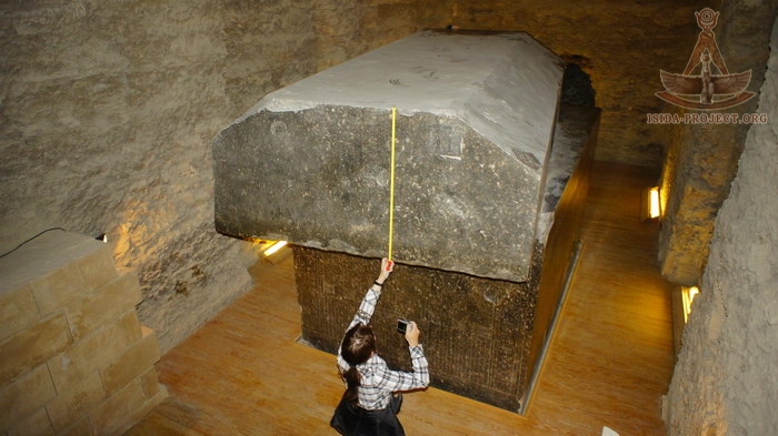 Quan tài đá khổng lồ trong lăng mộ ở Ai Cập