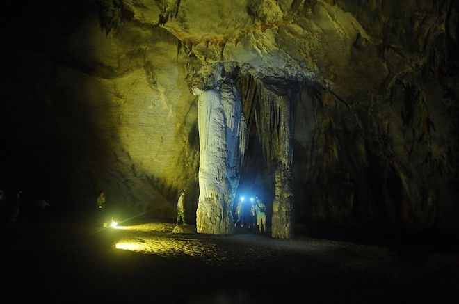 Cùng với hang Sơn Đoòng (đã xác lập 3 kỷ lục thế giới), động Thiên Đường cũng ở Quảng Bình là món quà vô giá do thiên nhiên ban tặng cho con người.