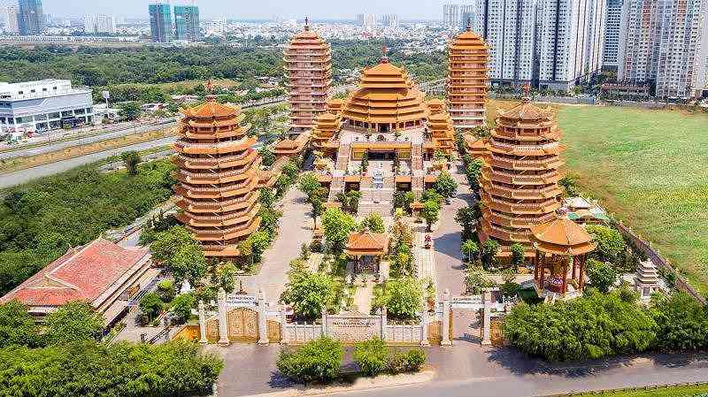 Ngôi đạo tràng tịnh xá có bốn bảo tháp lớn nhất Việt Nam&nbsp;