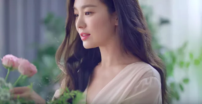 Sau ly hôn chồng trẻ, nhan sắc Song Hye Kyo làm nhiều người choáng ngợp - 3