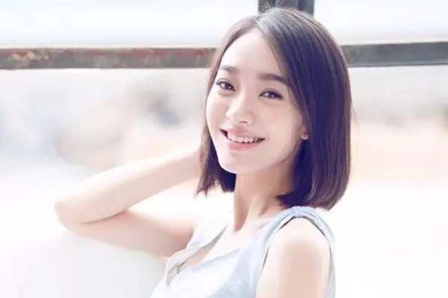 Diễn viên Bạch Tuyết đảm nhận vai Mộc Kiếm Bình. Người đẹp sinh năm 1992 tham gia nhiều bộ phim như "Kim Lăng thập tam hoa", "Tru Tiên Thanh vân chí", "Phong thần chi thiên khải".