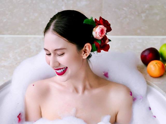 Ngất ngây nét xinh búp bê của bông hồng lai Nga thi Hoa hậu Hoàn vũ Việt Nam